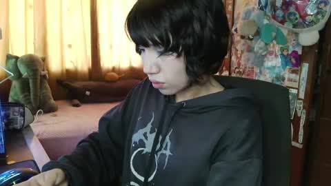 Terra Elowen online show from April 18, 7:07 pm