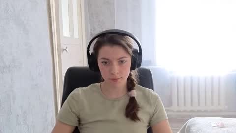 Anny Simpson online show from October 23, 6:15 am