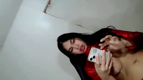 Snapshot of tgirl_luna69 chatting on February 22, 6:28 am Luna online show from February 22, 6:28 am