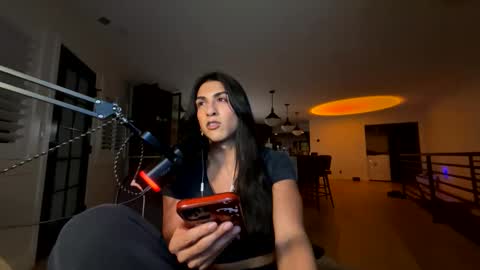 babygirlmami online show from March 27, 8:26 am