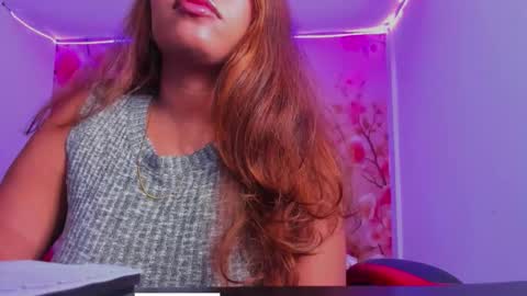 Snapshot of thais_waldrof chatting on October 15, 3:32 am Andreina online show from October 15, 3:32 am