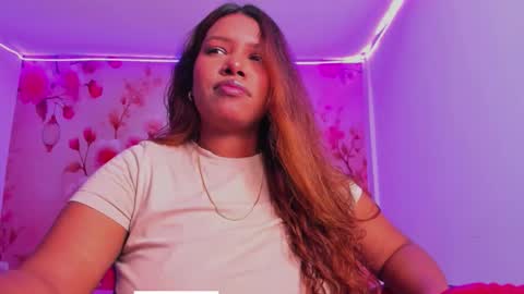 Snapshot of thais_waldrof chatting on September 23, 3:22 am Andreina online show from September 23, 3:22 am
