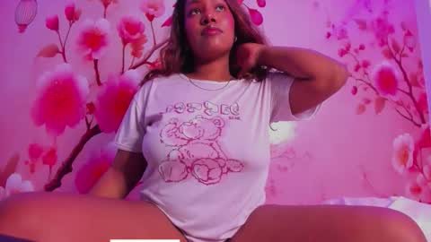 Snapshot of thais_waldrof chatting on September 28, 4:10 am Andreina online show from September 28, 4:10 am