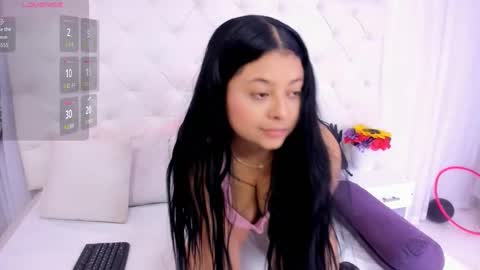 Snapshot of thaliia_gomez chatting on September 26, 7:22 pm online show from September 26, 7:22 pm
