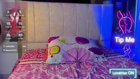 Snapshot of thania_777 chatting on October 1, 1:27 am Thania online show from October 1, 1:27 am