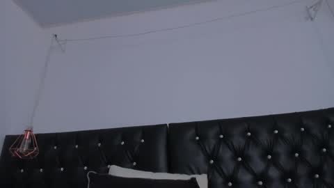 Snapshot of thara_webstter chatting on February 6, 2:37 pm thara webstter online show from February 6, 2:37 pm