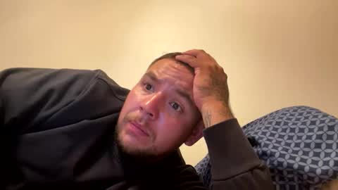 Snapshot of thatguymichael93 chatting on October 26, 8:15 am thatguymichael93 online show from October 26, 8:15 am