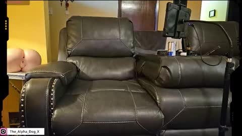 the_alpha_dog_xxx online show from February 15, 11:03 pm