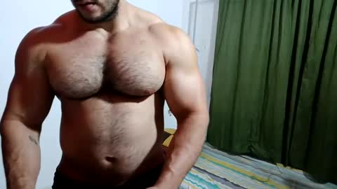 Snapshot of the_beastmuscle chatting on October 8, 10:38 pm beast online show from October 8, 10:38 pm