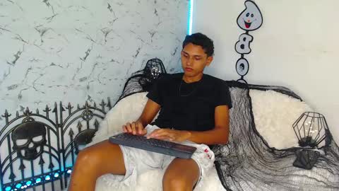 Sean OPry   online show from October 5, 4:25 pm