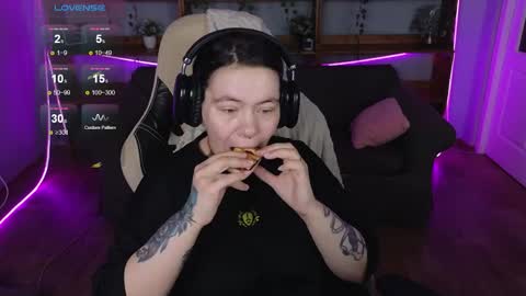 the_ice_owl online show from April 14, 3:10 am