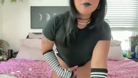 the_pretty_kittyyy online show from March 4, 10:29 pm