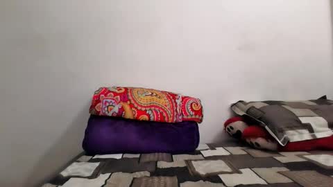 Snapshot of the_right_girl chatting on September 16, 6:27 am Suzan Sexy online show from September 16, 6:27 am