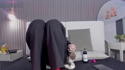 Snapshot of the_russo_ chatting on October 19, 3:27 pm RUSSO online show from October 19, 3:27 pm