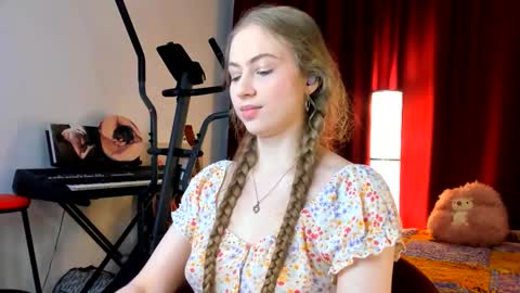 Ally    STREAMING ON TWITCH NOW Check my Twitter for updates online show from October 22, 1:46 pm