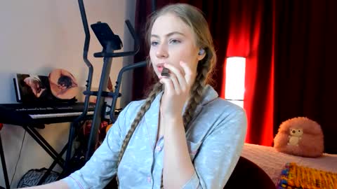 Ally    STREAMING ON TWITCH NOW Check my Twitter for updates online show from September 16, 10:35 pm