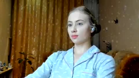 Ally    STREAMING ON TWITCH NOW Check my Twitter for updates online show from January 5, 4:16 pm