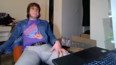 Snapshot of the_vintage_voyeur chatting on October 18, 8:40 am the_vintage_voyeur online show from October 18, 8:40 am