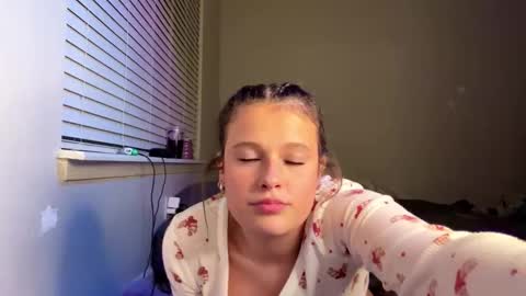 thebaileybrooks online show from November 20, 6:01 am