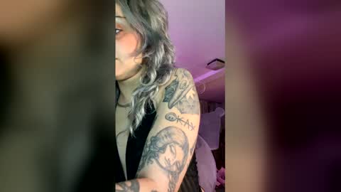 KIng Venus online show from March 22, 4:05 am