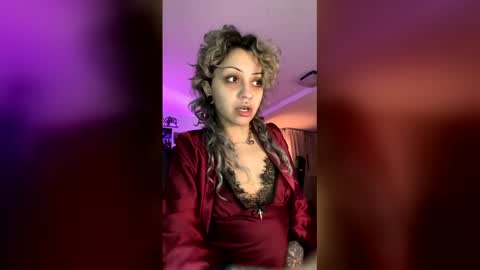 KIng Venus online show from April 19, 2:34 am