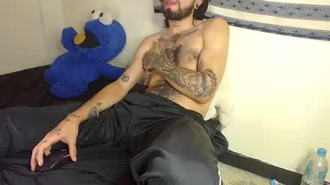 independent Model online show from February 5, 7:20 pm