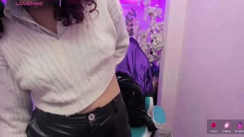 Snapshot of theia_moon_ chatting on October 16, 12:38 pm Theia online show from October 16, 12:38 pm