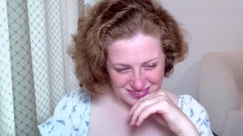 Snapshot of theladysblush chatting on October 10, 8:42 am Ella online show from October 10, 8:42 am