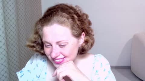 Snapshot of theladysblush chatting on October 16, 4:50 pm Ella online show from October 16, 4:50 pm