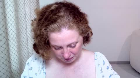 Snapshot of theladysblush chatting on September 22, 7:45 am Ella online show from September 22, 7:45 am