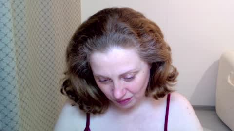 Ella online show from April 8, 6:55 pm