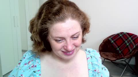 Snapshot of theladysblush chatting on February 9, 7:37 am Ella online show from February 9, 7:37 am