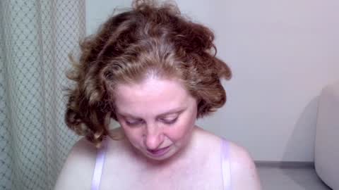 Snapshot of theladysblush chatting on September 19, 6:06 am Ella online show from September 19, 6:06 am