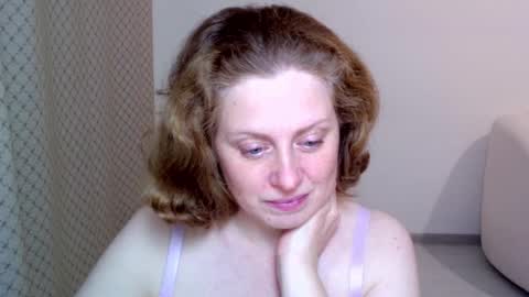 Ella online show from January 17, 6:50 pm