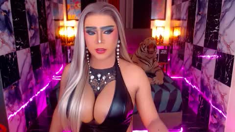 Paula online show from November 17, 6:54 pm