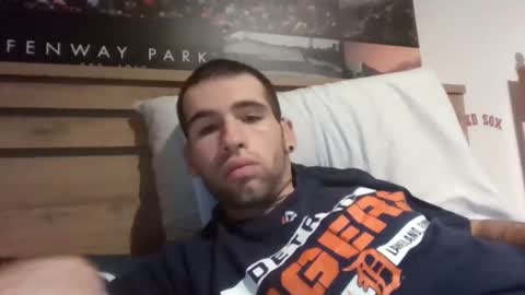 themenred25479 online show from October 13, 11:12 am