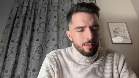 themmistokles online show from December 12, 8:10 pm