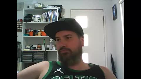 Snapshot of theozbeardguy chatting on January 10, 2:04 am aussiebeard online show from January 10, 2:04 am