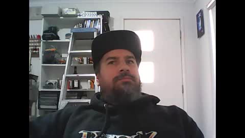 Snapshot of theozbeardguy chatting on September 17, 1:42 am aussiebeard online show from September 17, 1:42 am
