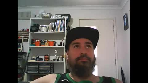 Snapshot of theozbeardguy chatting on January 18, 2:14 am aussiebeard online show from January 18, 2:14 am