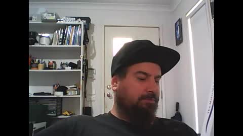 Snapshot of theozbeardguy chatting on February 13, 2:34 am aussiebeard online show from February 13, 2:34 am