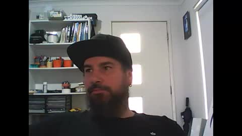Snapshot of theozbeardguy chatting on February 18, 3:53 am aussiebeard online show from February 18, 3:53 am