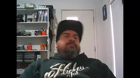 Snapshot of theozbeardguy chatting on September 10, 3:40 am aussiebeard online show from September 10, 3:40 am