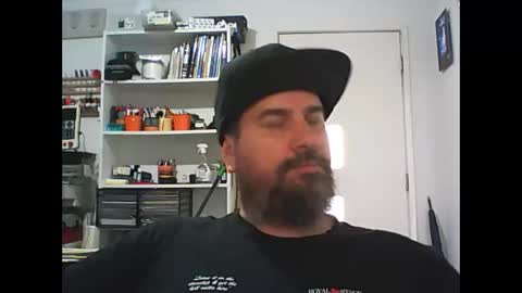 Snapshot of theozbeardguy chatting on January 15, 3:33 am aussiebeard online show from January 15, 3:33 am