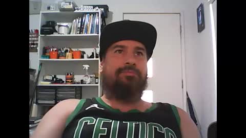 Snapshot of theozbeardguy chatting on January 19, 5:15 am aussiebeard online show from January 19, 5:15 am