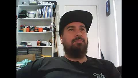 Snapshot of theozbeardguy chatting on February 5, 1:26 am aussiebeard online show from February 5, 1:26 am