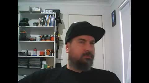 Snapshot of theozbeardguy chatting on October 13, 1:40 am aussiebeard online show from October 13, 1:40 am