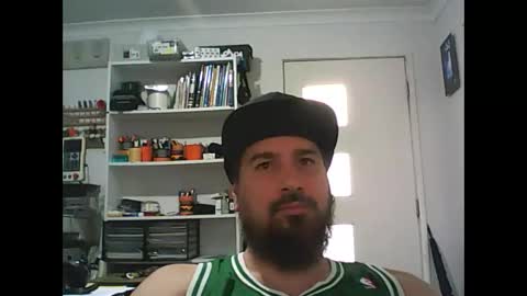 Snapshot of theozbeardguy chatting on February 3, 1:41 am aussiebeard online show from February 3, 1:41 am