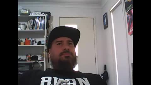 Snapshot of theozbeardguy chatting on March 10, 2:06 am aussiebeard online show from March 10, 2:06 am