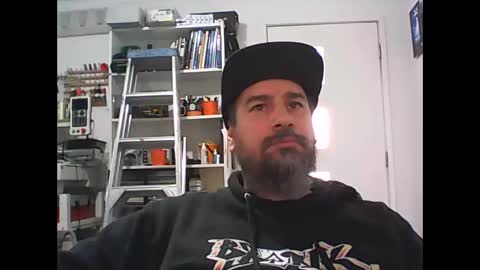 Snapshot of theozbeardguy chatting on September 15, 1:29 am aussiebeard online show from September 15, 1:29 am